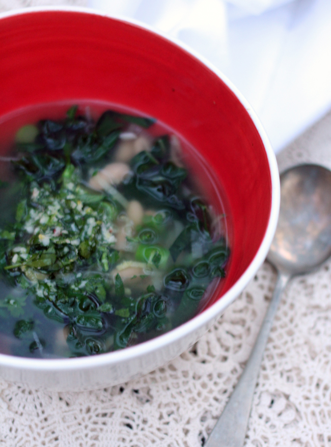 Kale and white bean soup